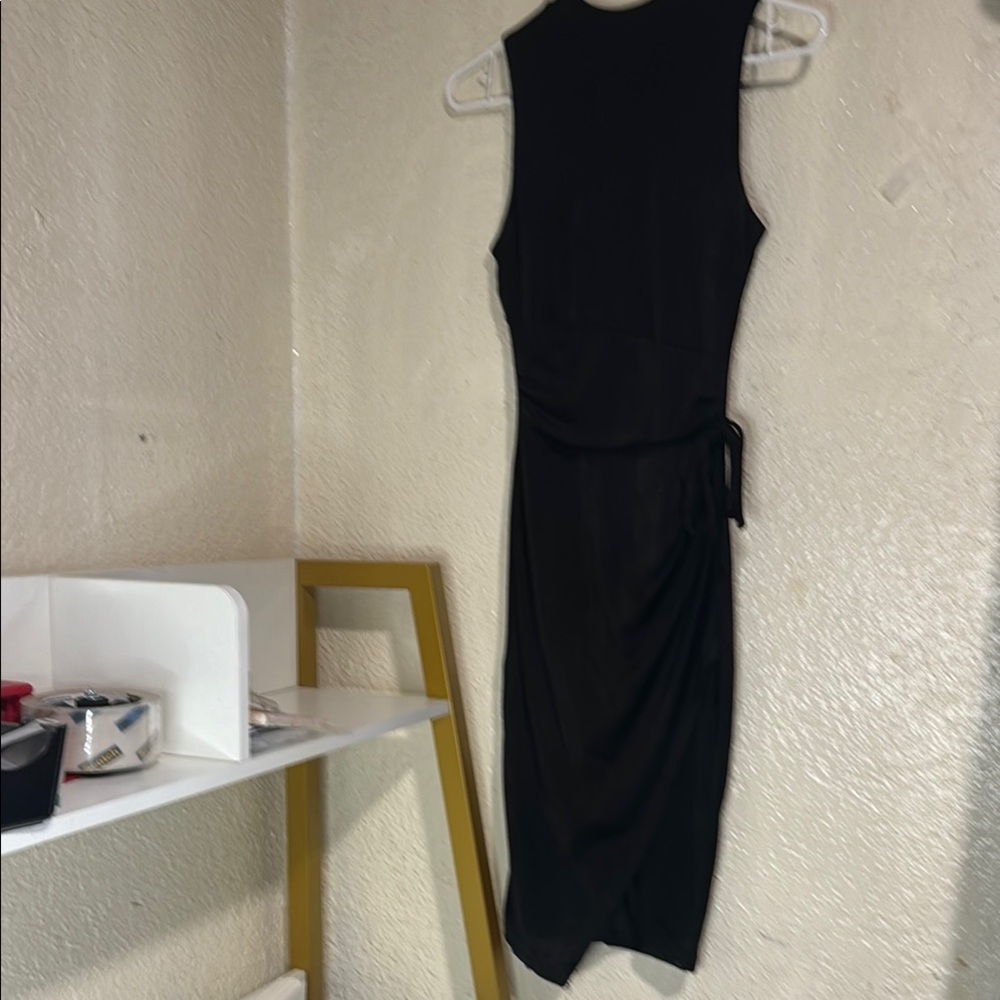 Elegant Black Sleeveless Dress